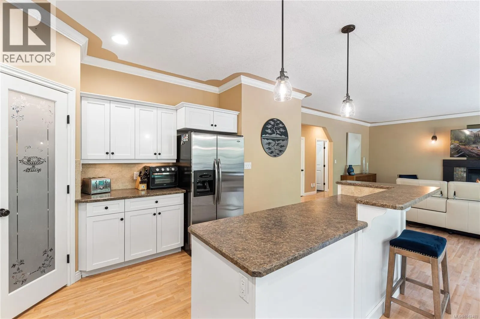 2246 Neil Dr