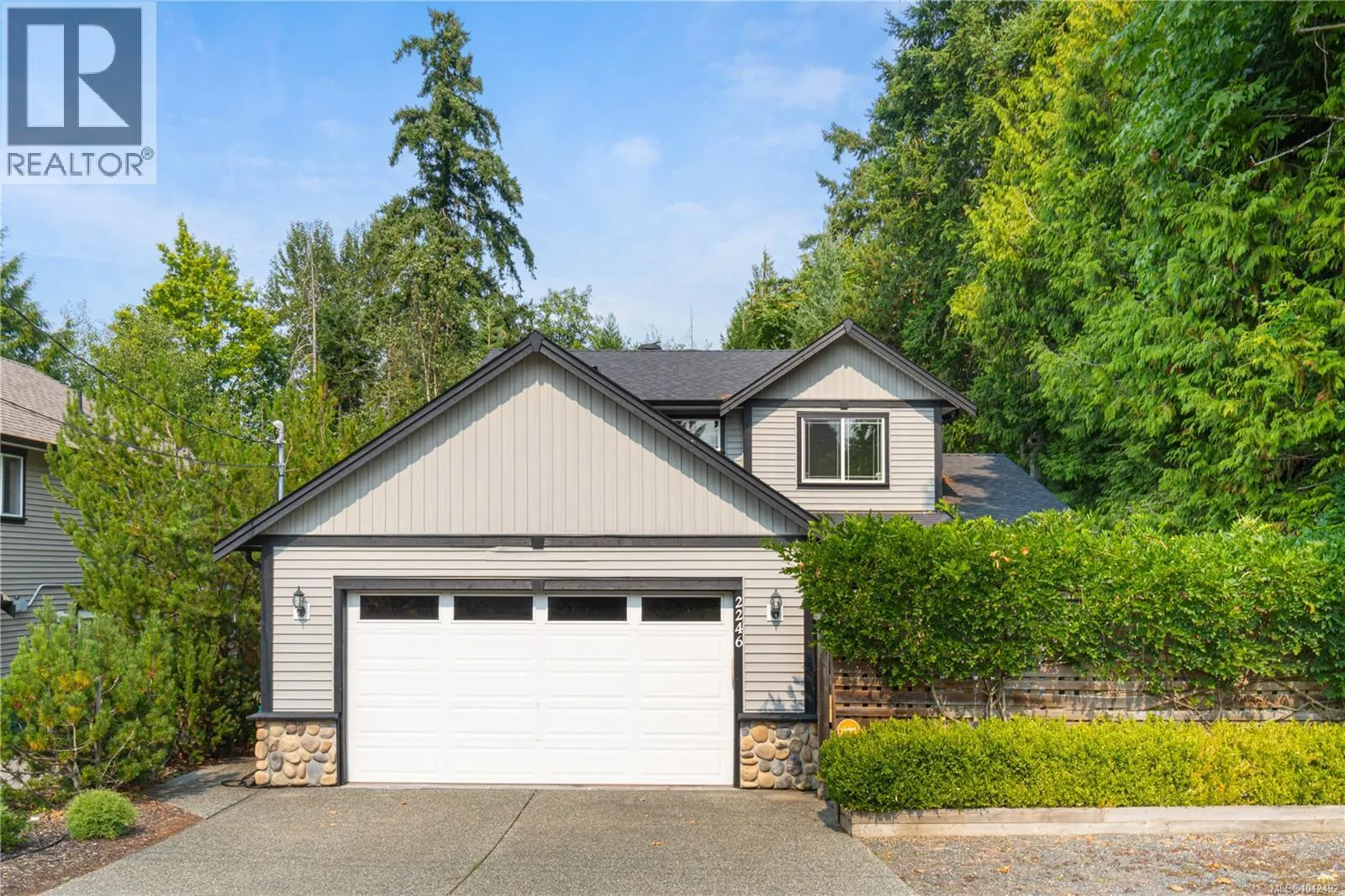 2246 Neil Dr