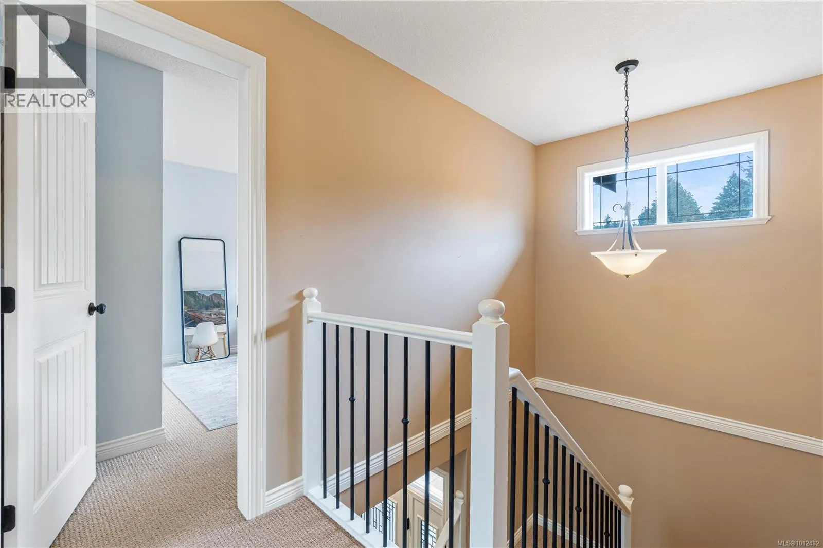 2246 Neil Dr