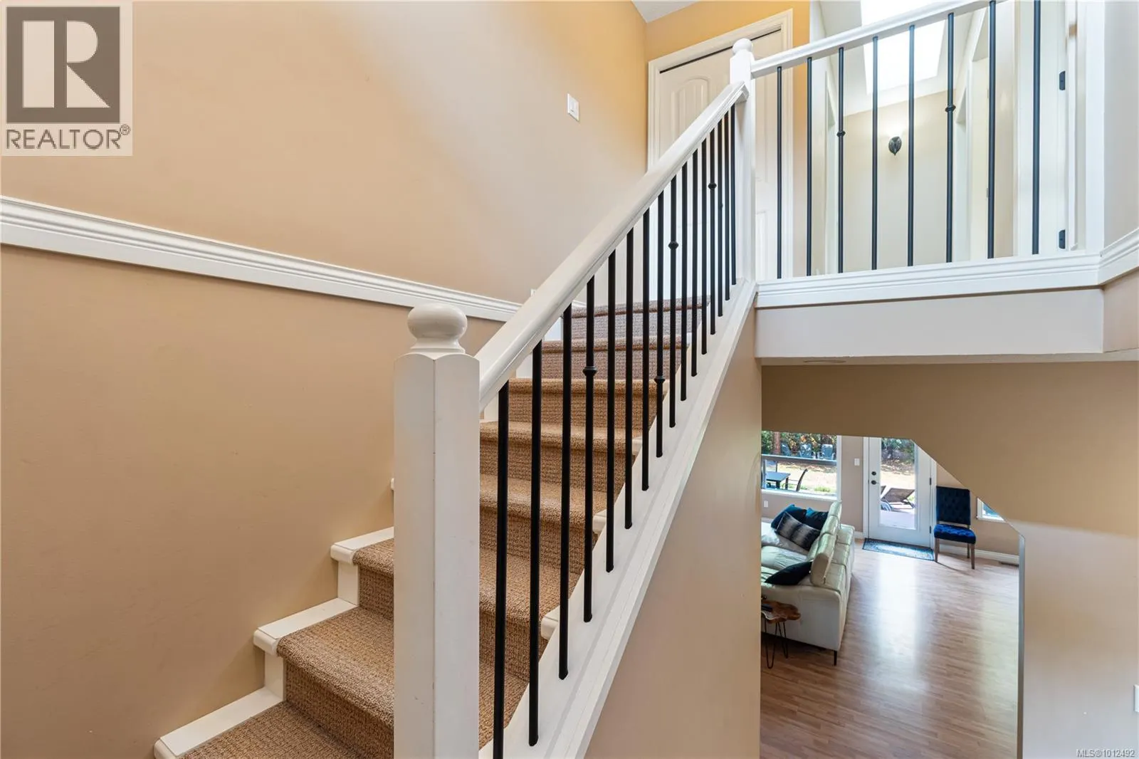 2246 Neil Dr