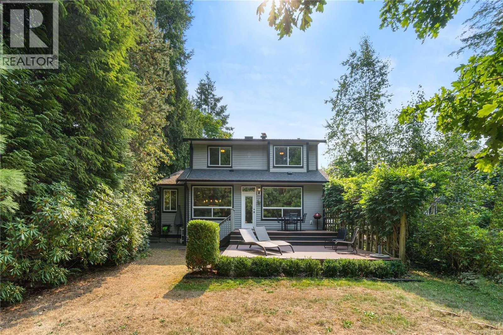 2246 Neil Dr