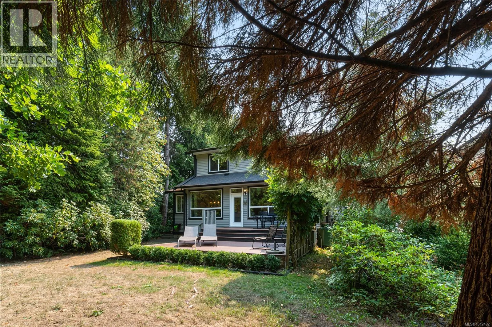 2246 Neil Dr