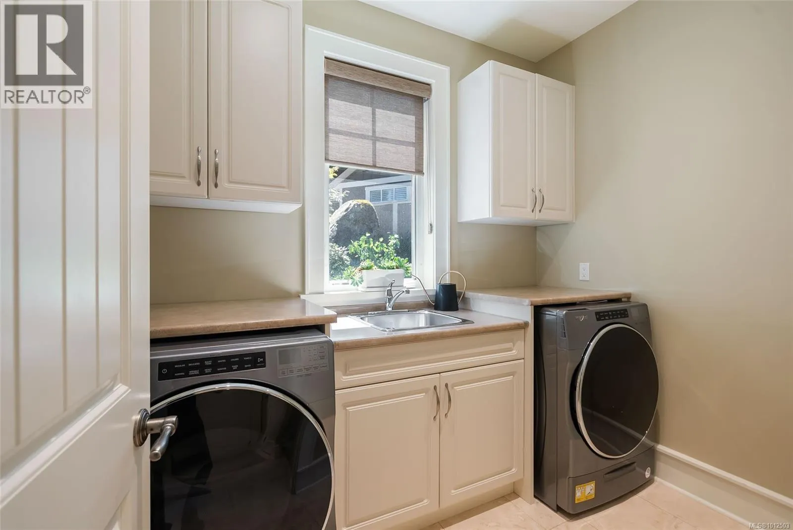 2328 Evanshire Cres