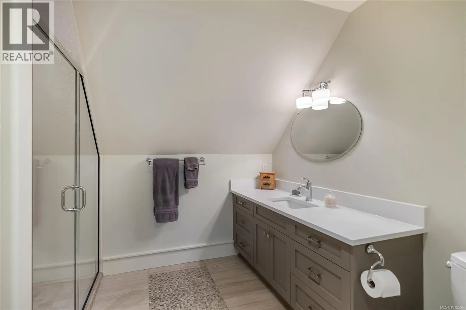 2328 Evanshire Cres