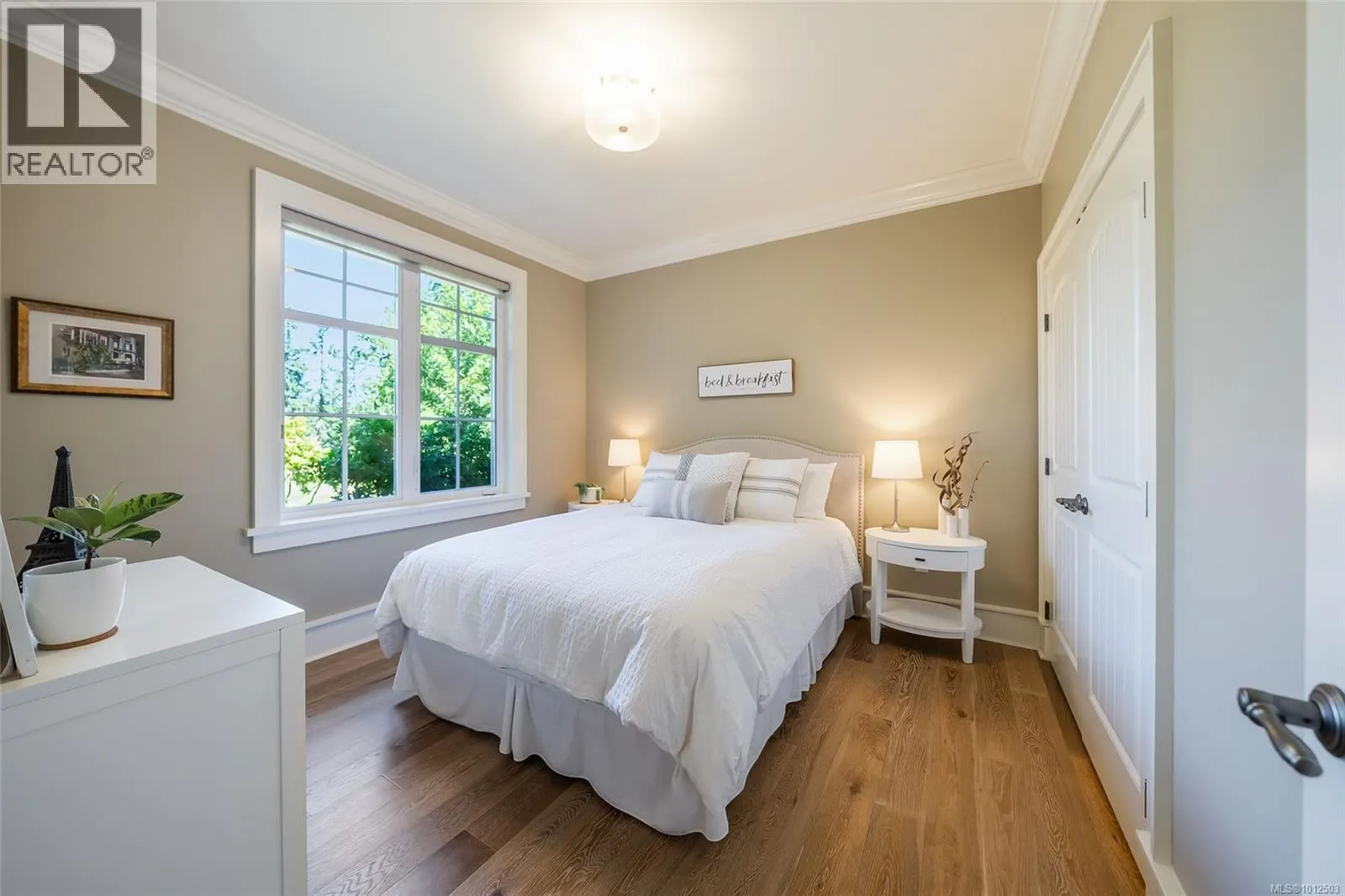 2328 Evanshire Cres