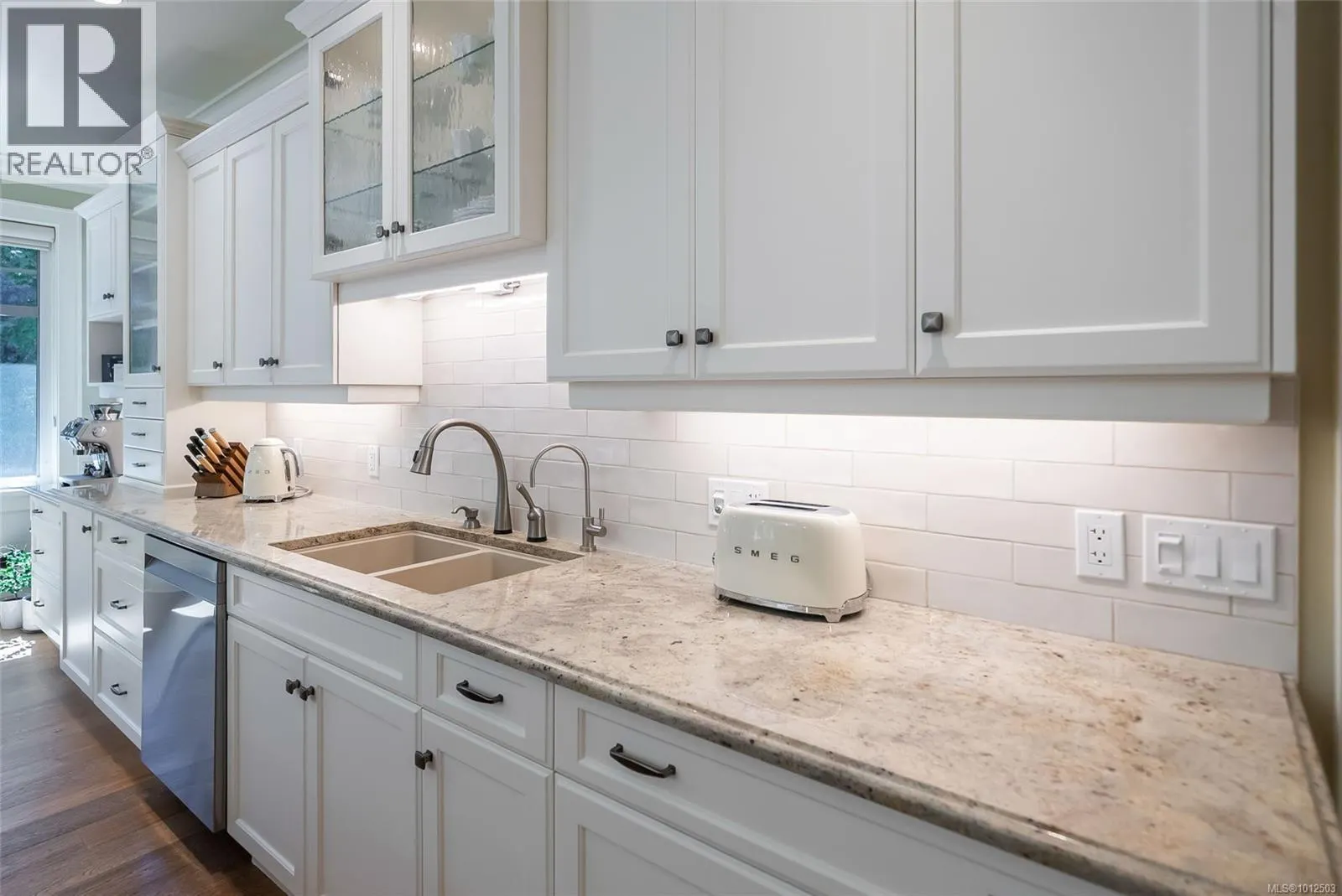 2328 Evanshire Cres