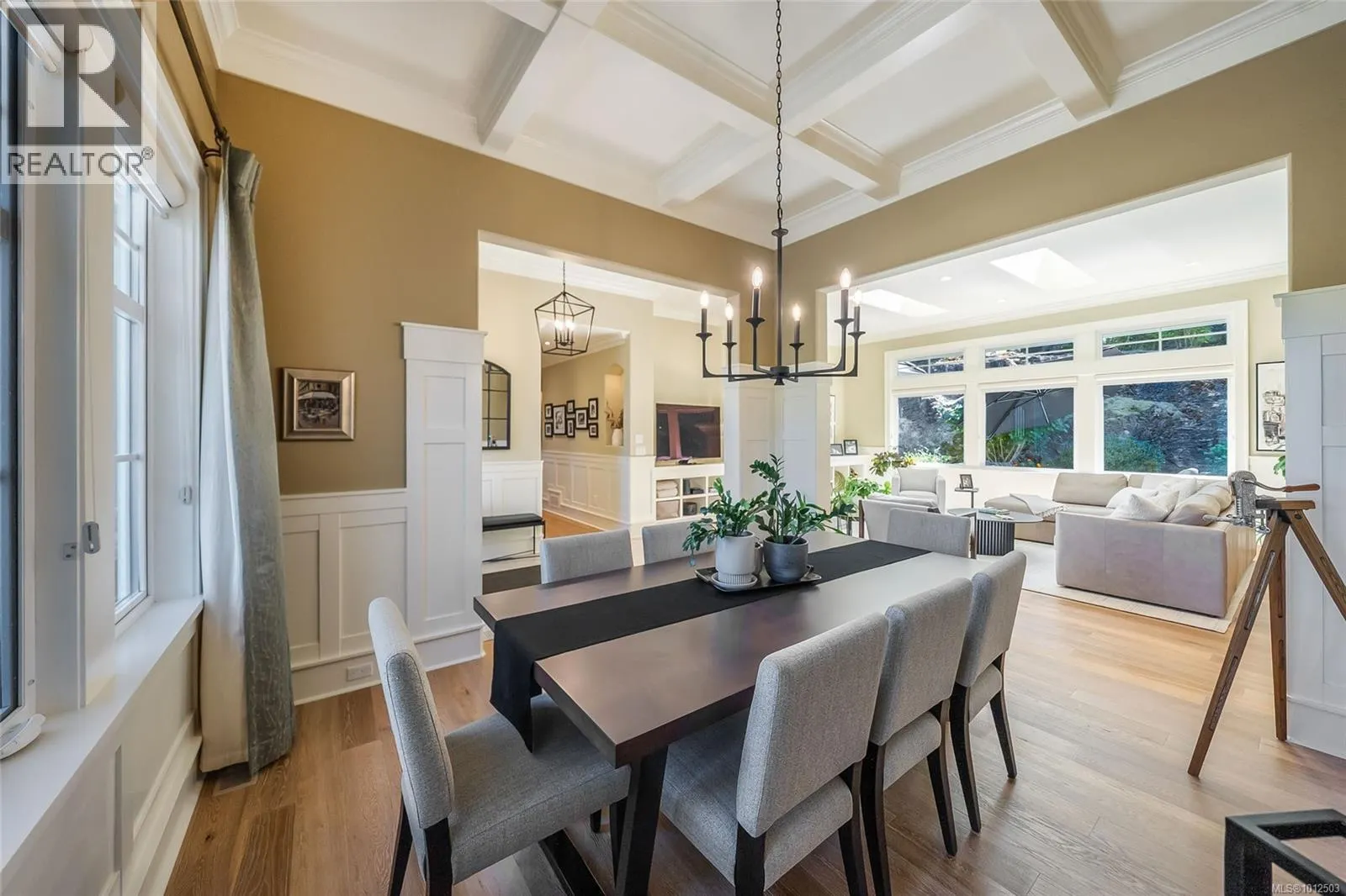 2328 Evanshire Cres