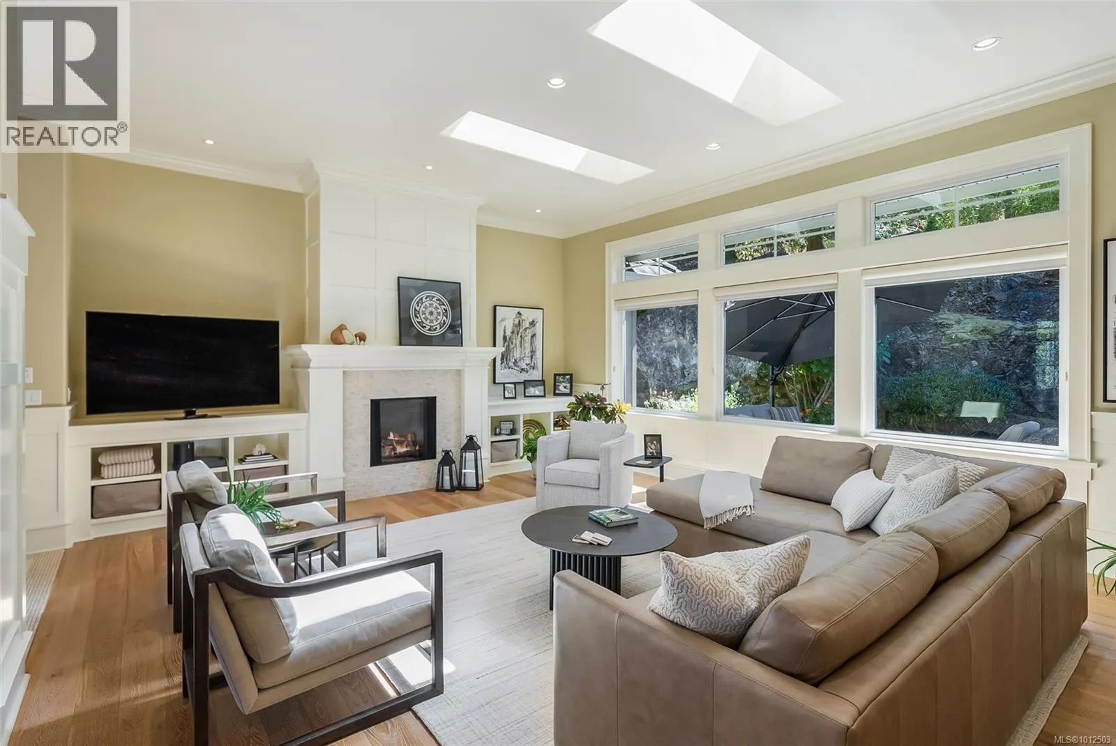 2328 Evanshire Cres