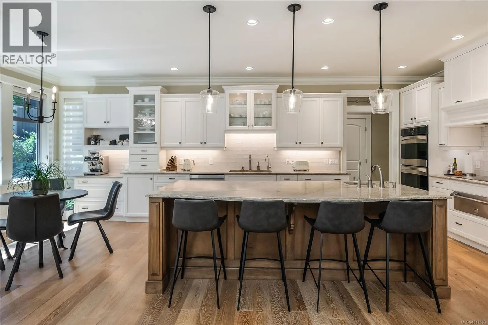 2328 Evanshire Cres