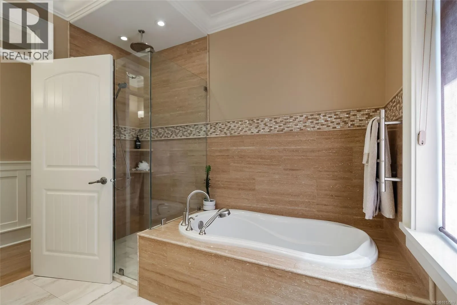 2328 Evanshire Cres