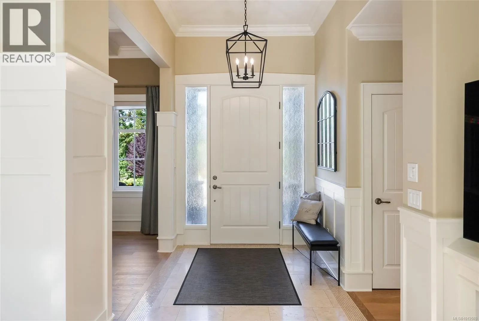 2328 Evanshire Cres