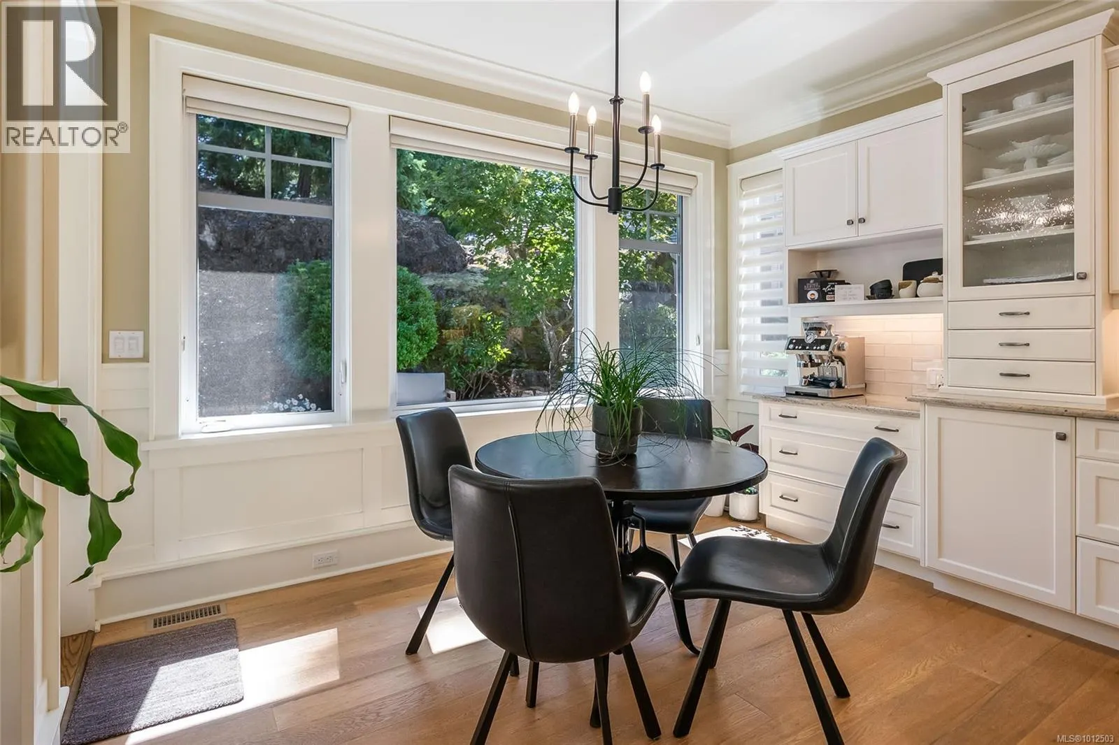 2328 Evanshire Cres
