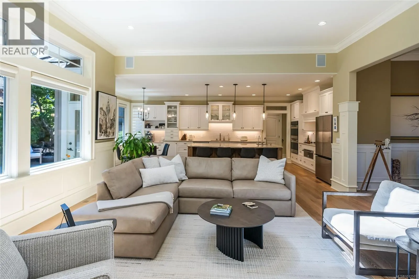 2328 Evanshire Cres