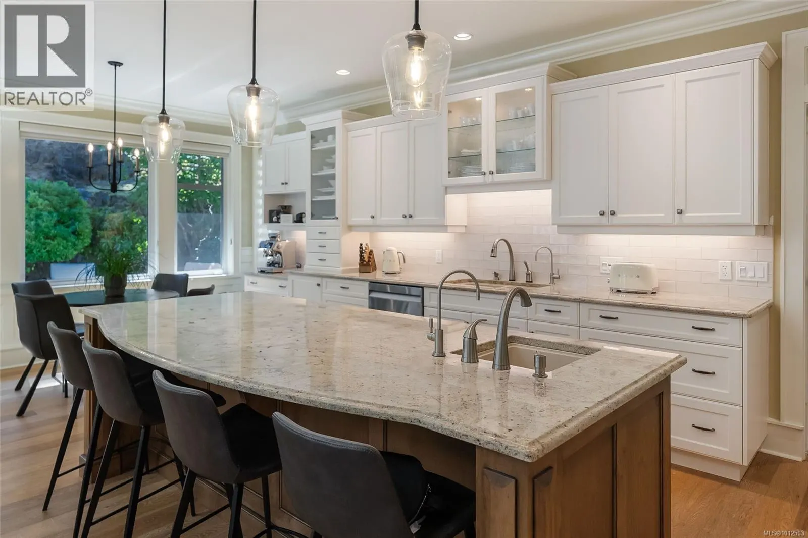 2328 Evanshire Cres