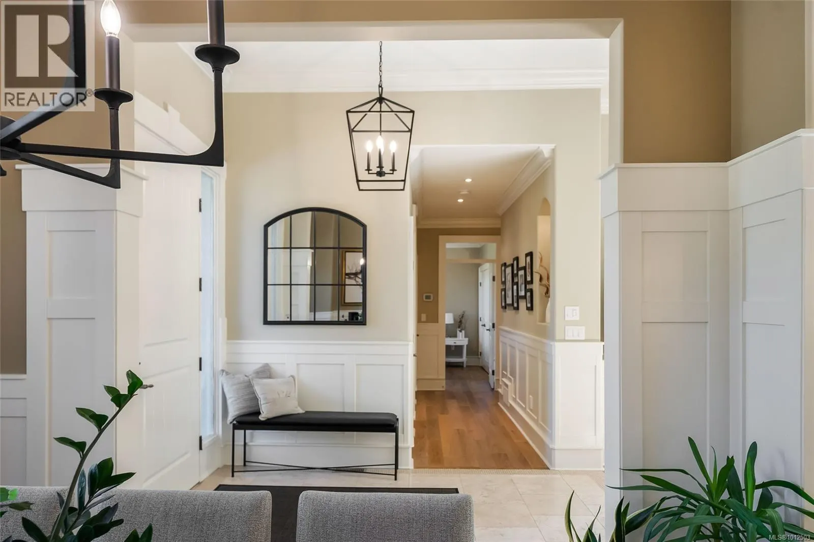 2328 Evanshire Cres