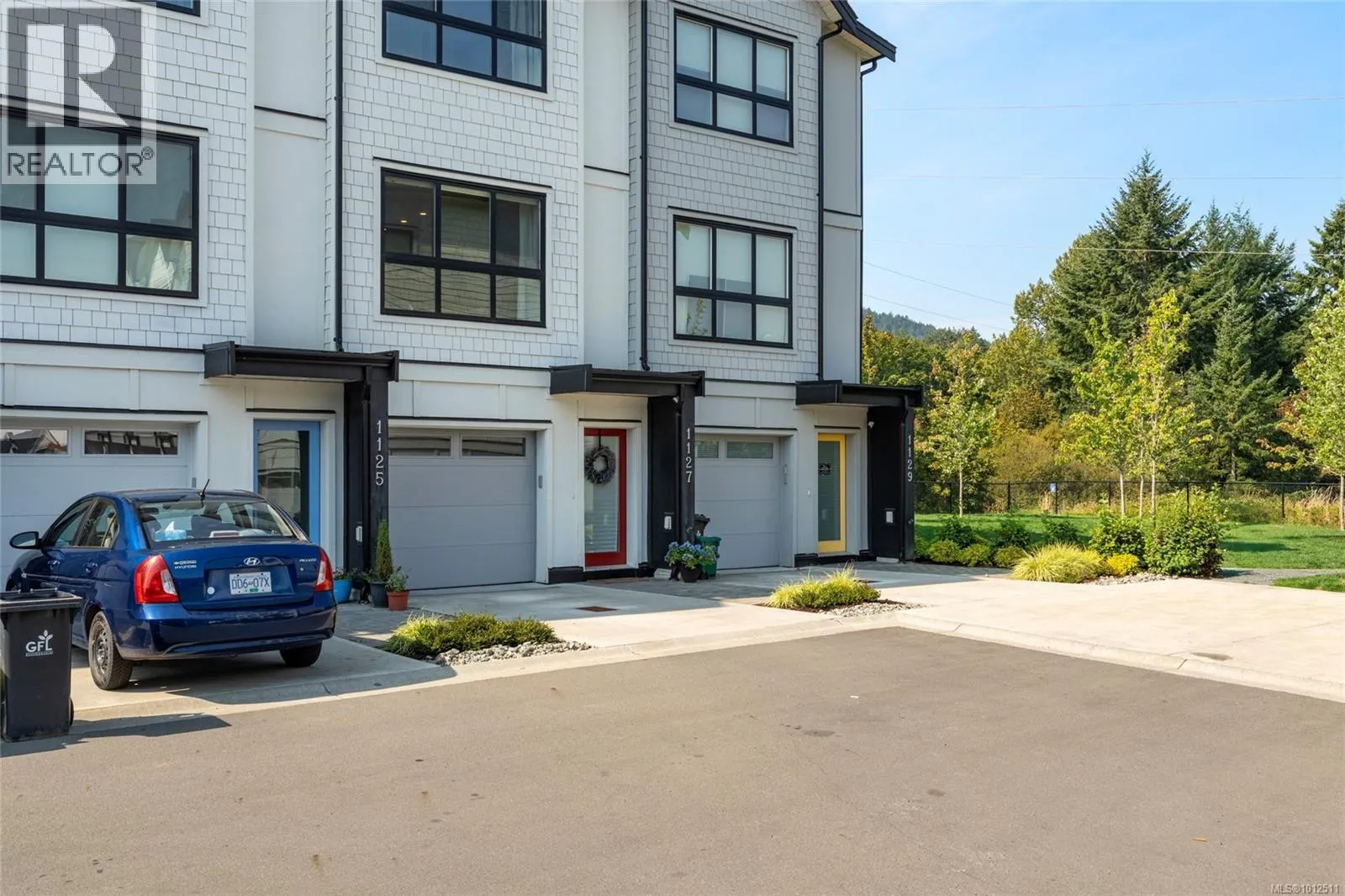 1127 Pullman Close
