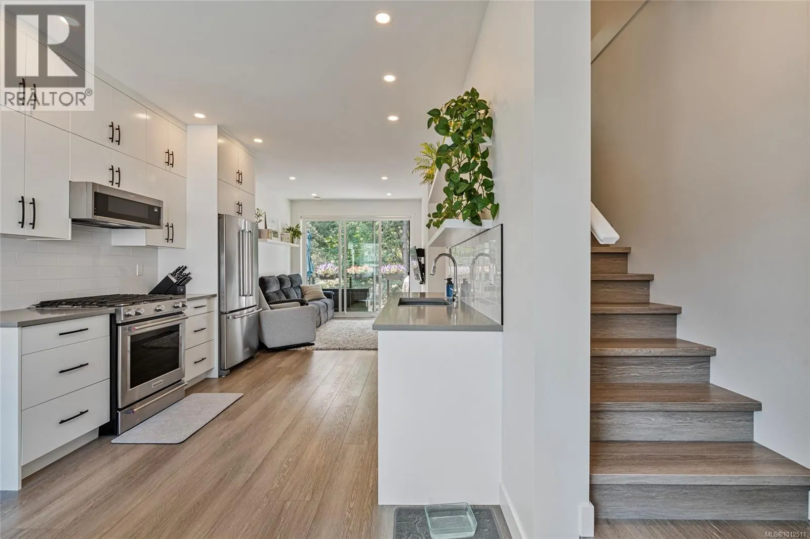 1127 Pullman Close