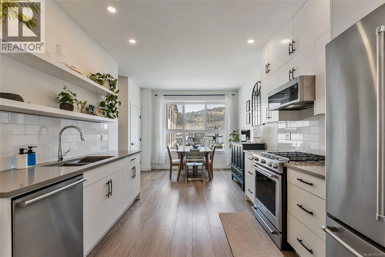 1127 Pullman Close