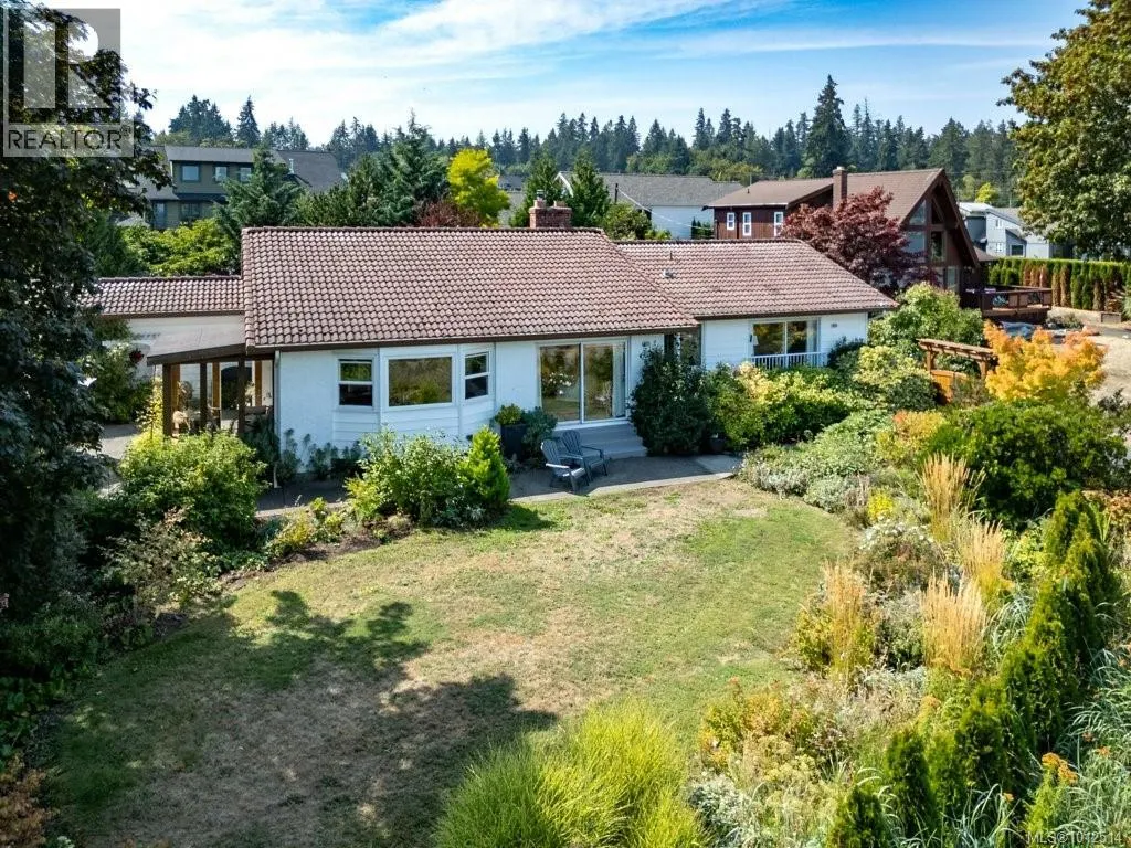 3945 Marine Dr