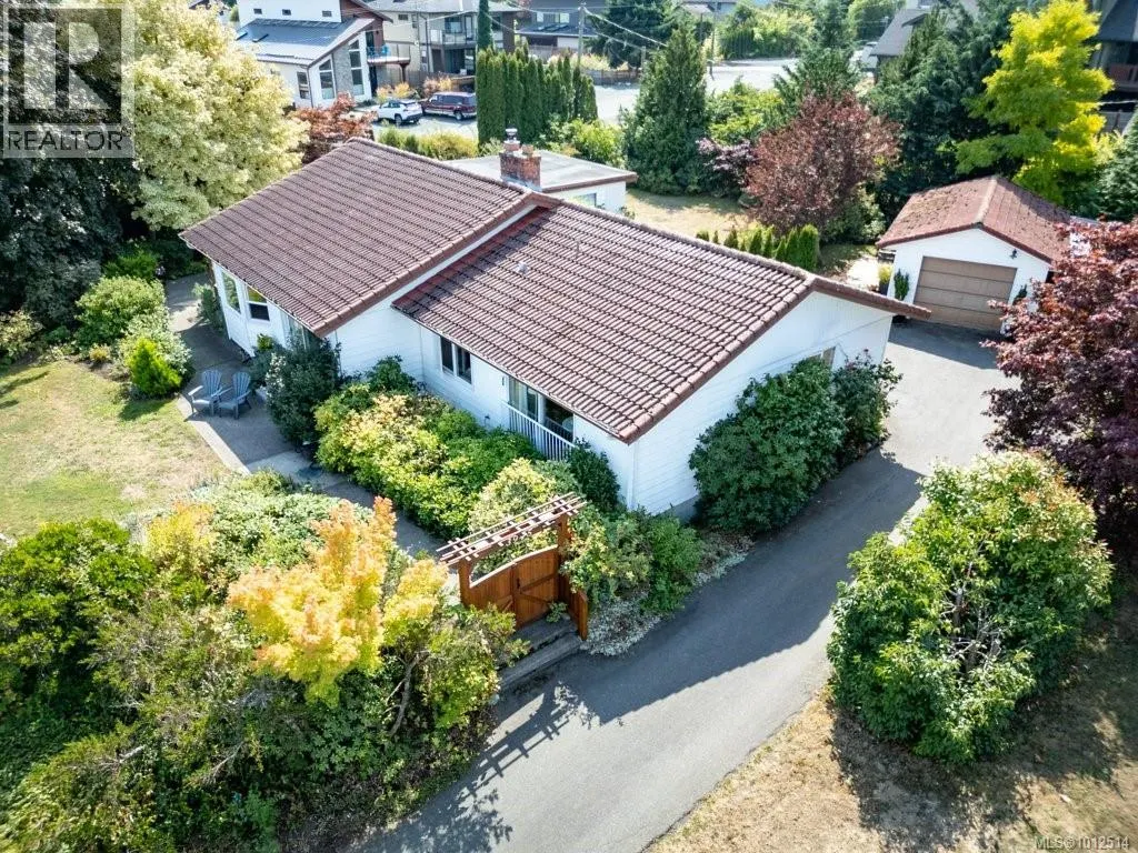 3945 Marine Dr