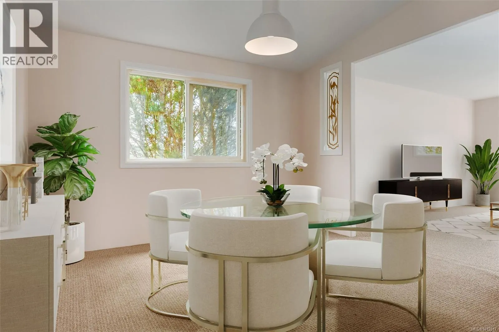 1011 Collier Cres