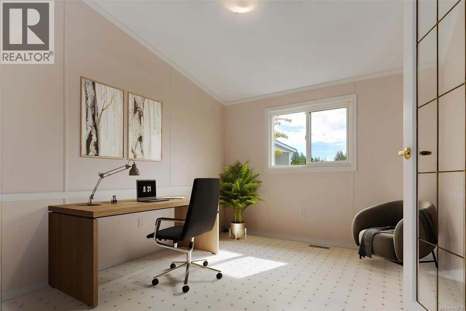 1011 Collier Cres