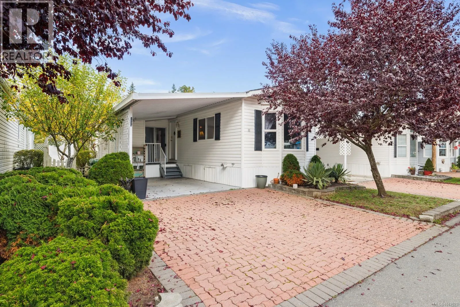 11 7401 Central Saanich Rd