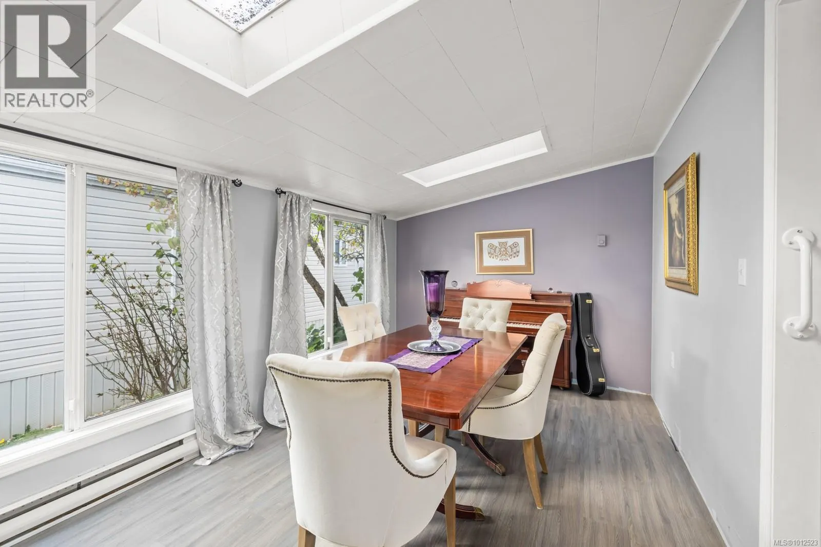 11 7401 Central Saanich Rd