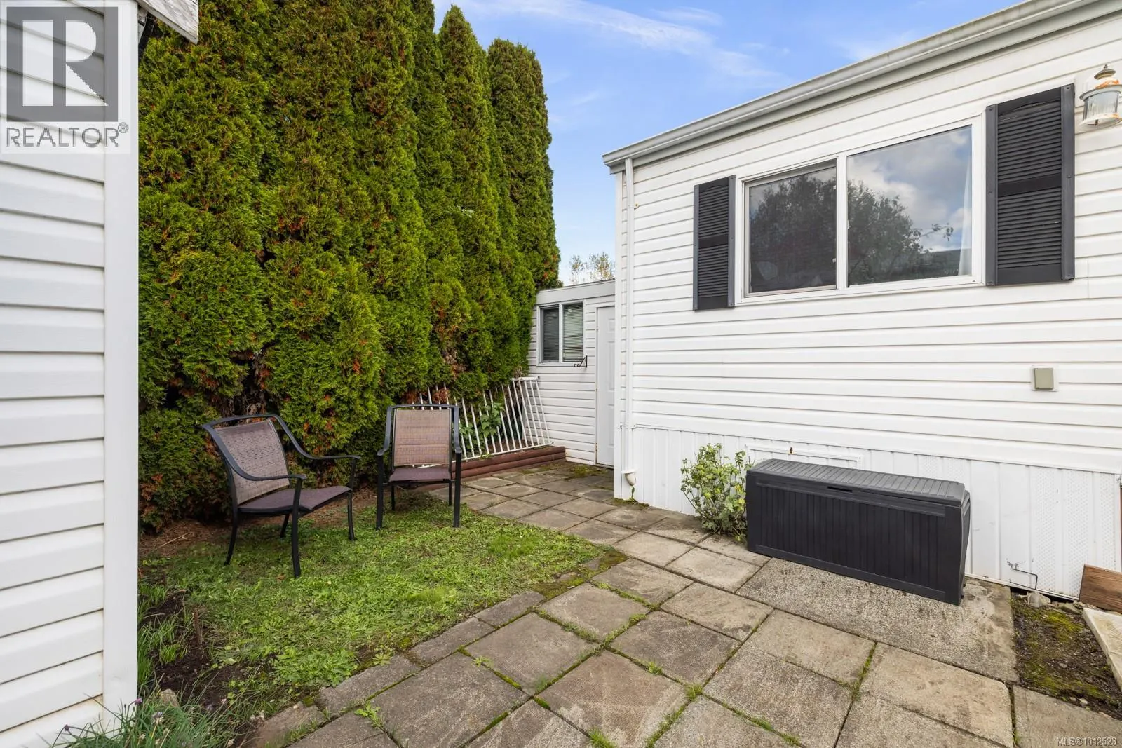 11 7401 Central Saanich Rd