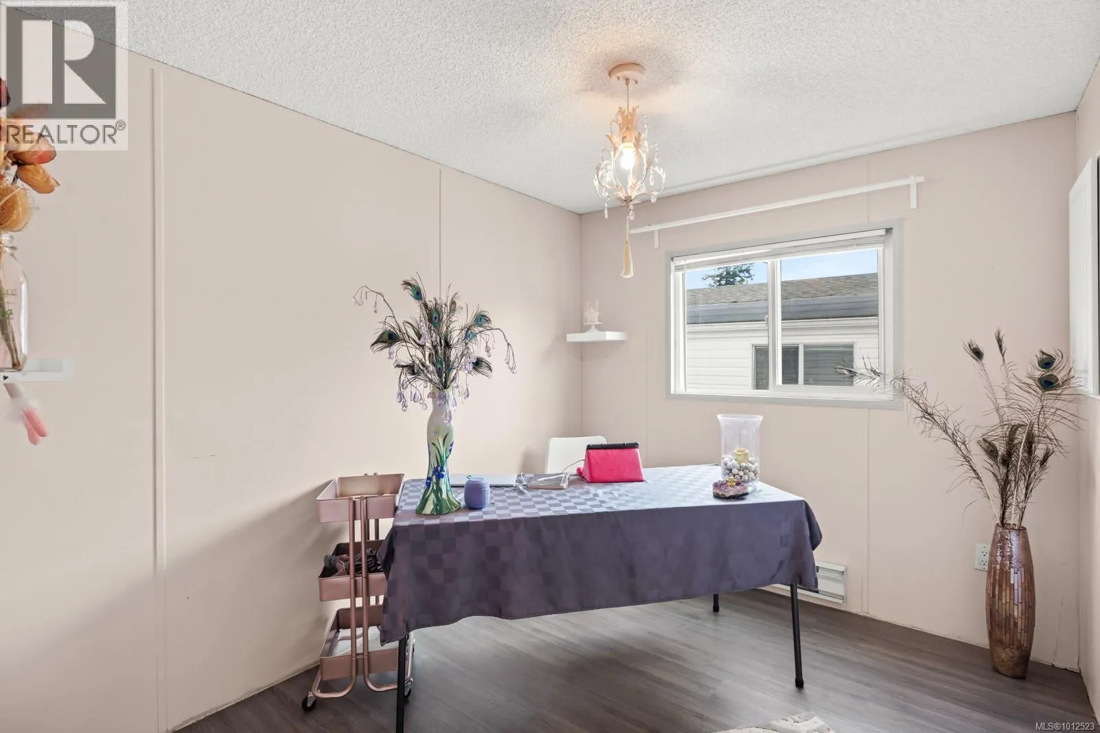 11 7401 Central Saanich Rd