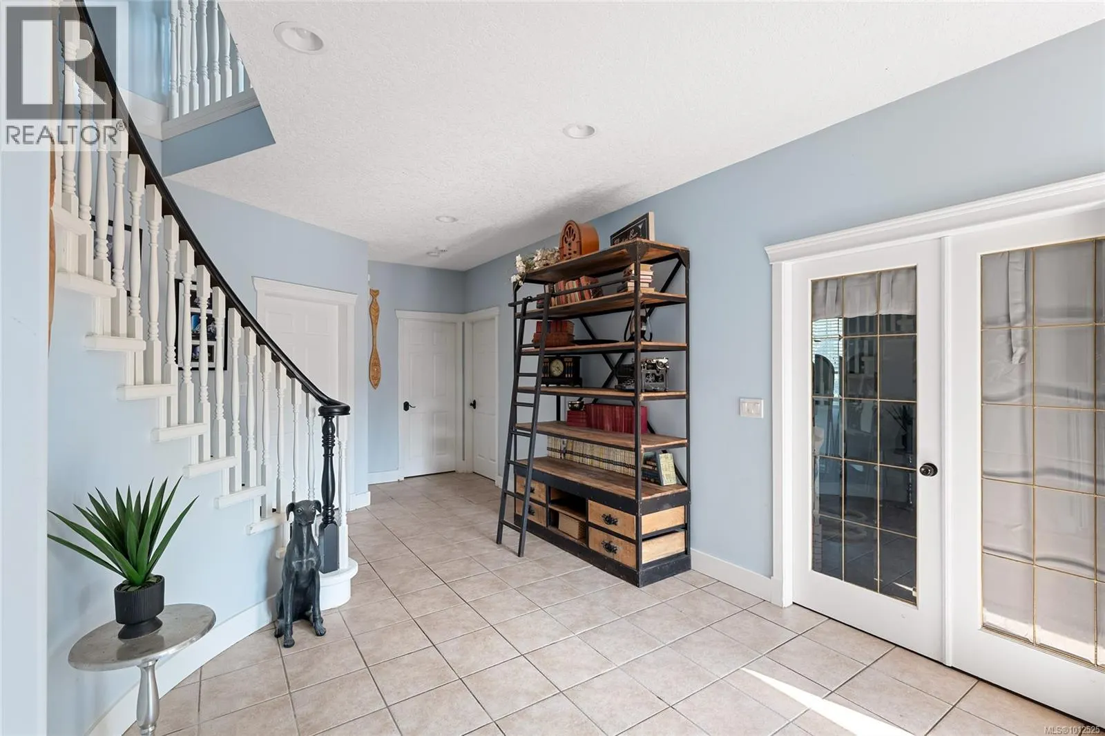 653 Cairndale Rd
