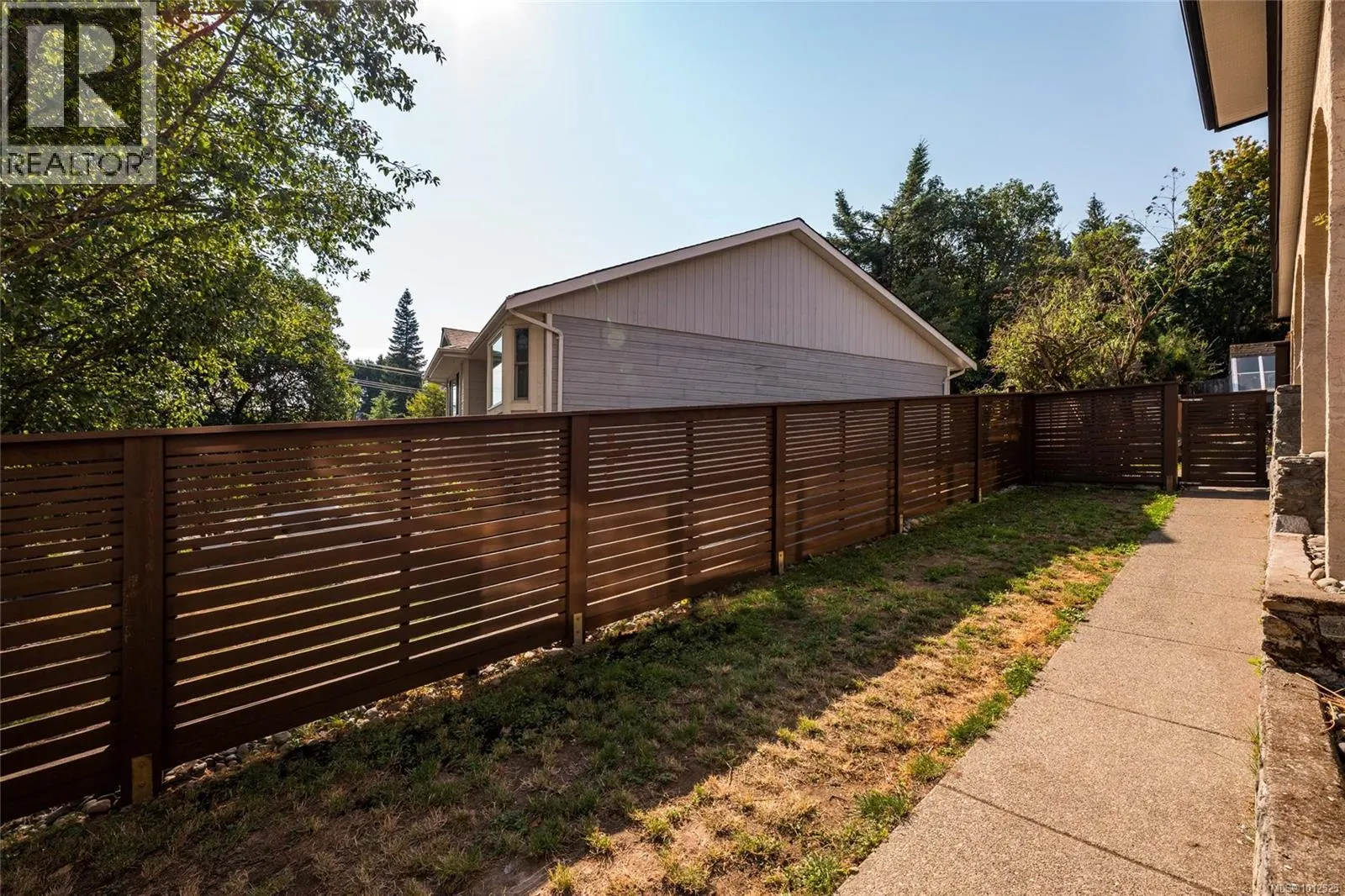 653 Cairndale Rd