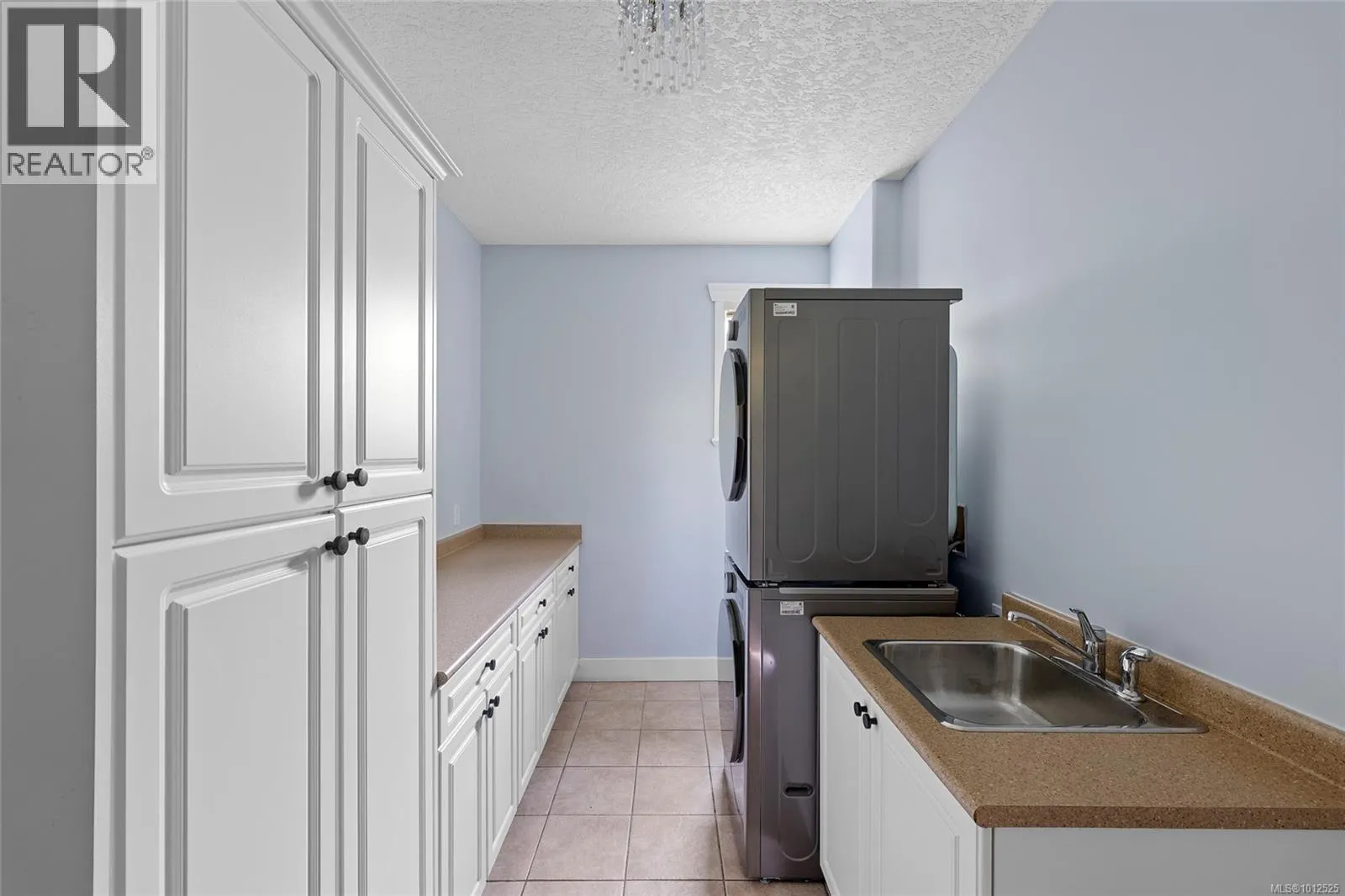 653 Cairndale Rd