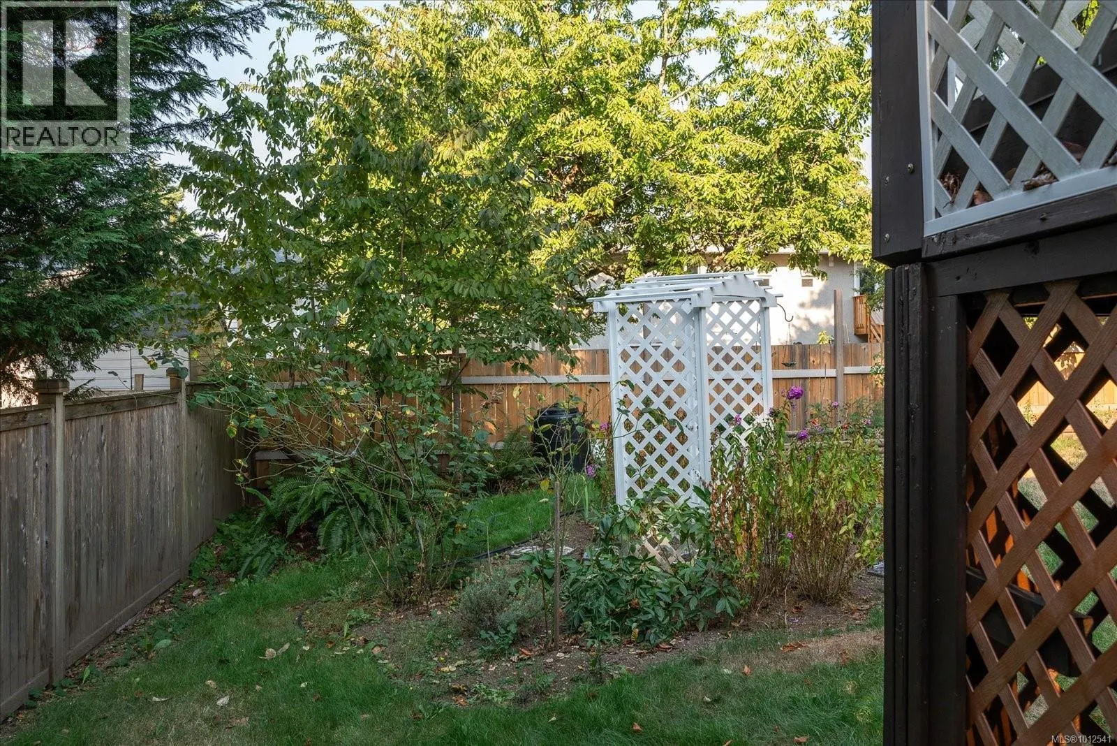 2061 Honeysuckle Terr