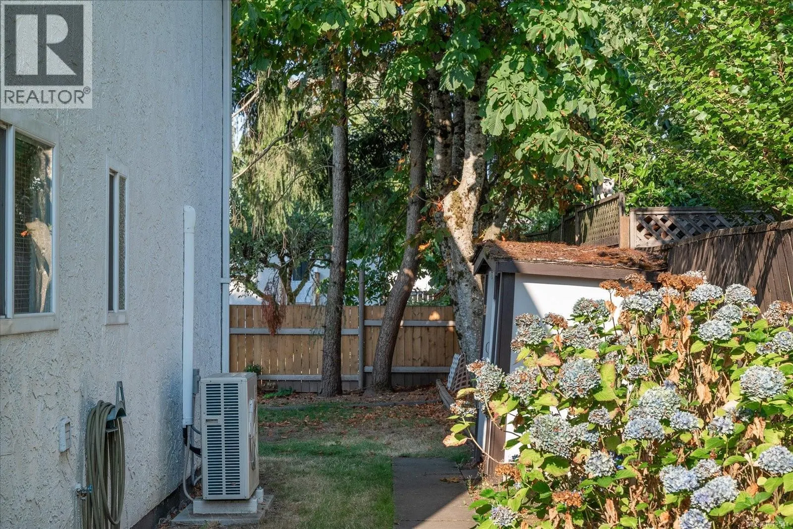 2061 Honeysuckle Terr