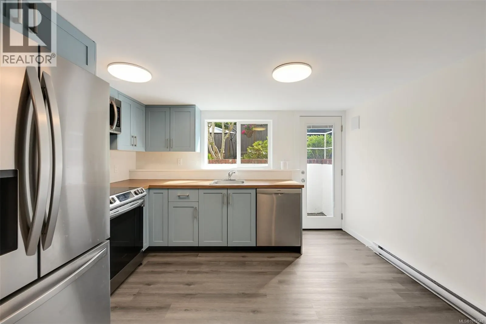 4270 Parkside Cres