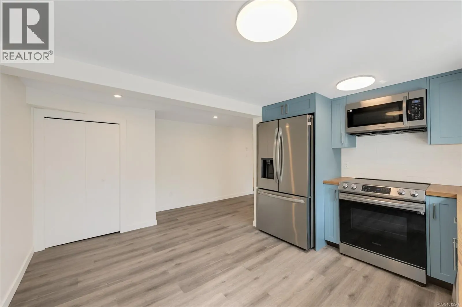 4270 Parkside Cres