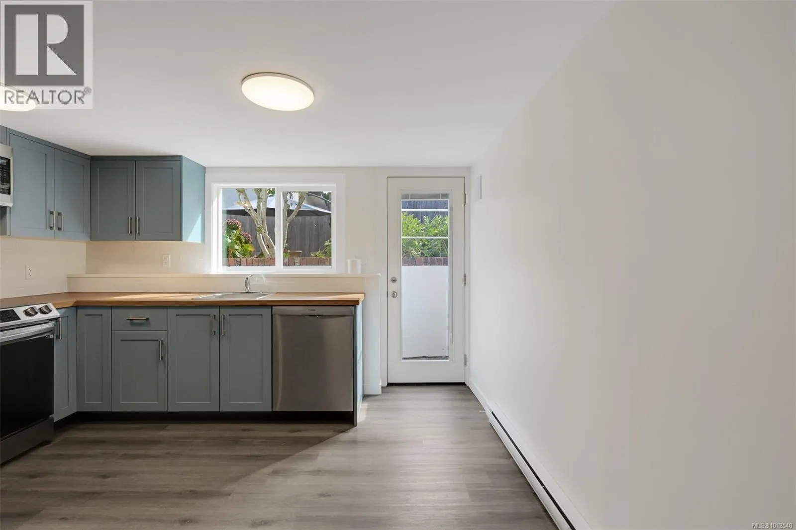 4270 Parkside Cres