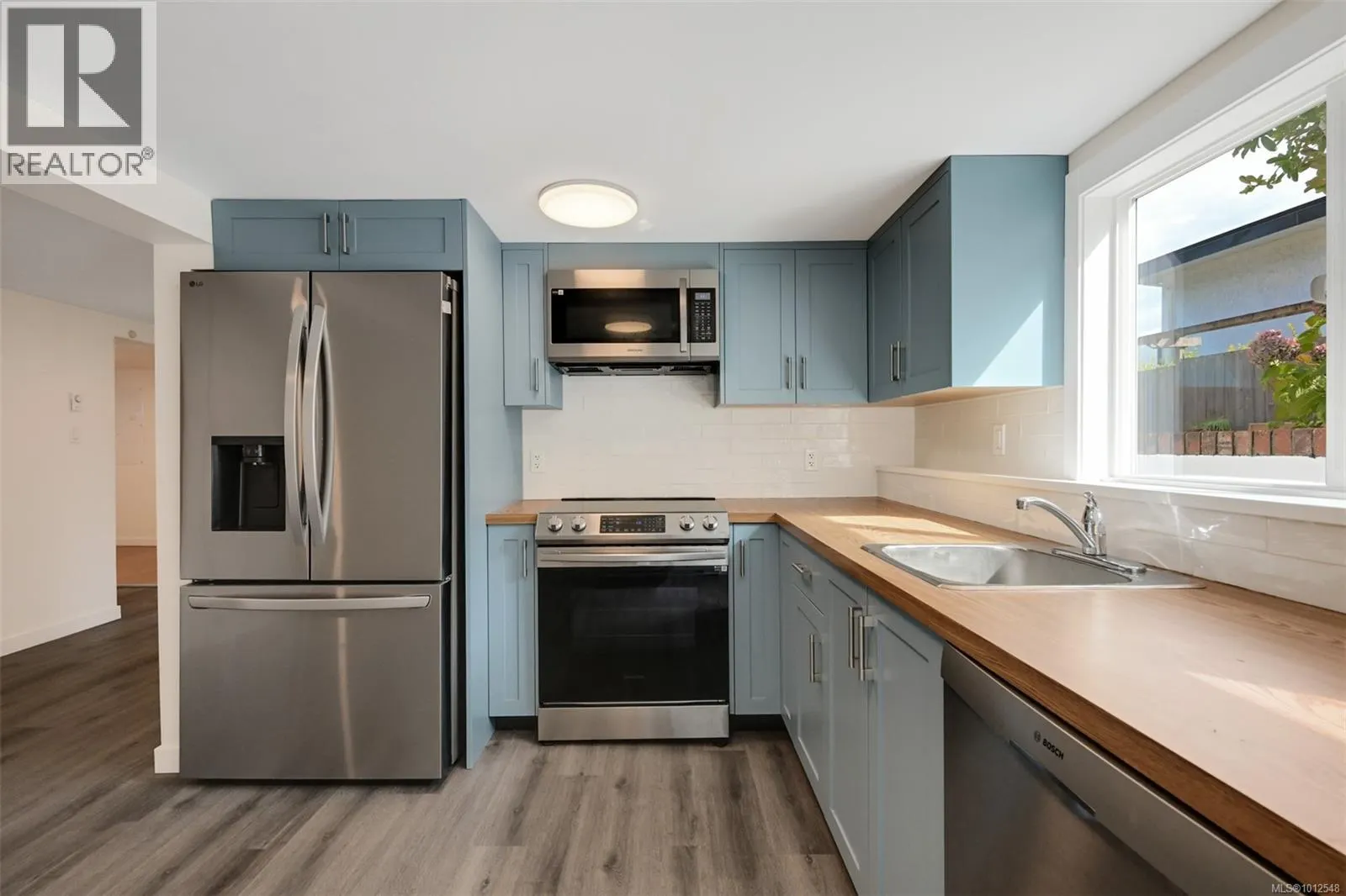 4270 Parkside Cres