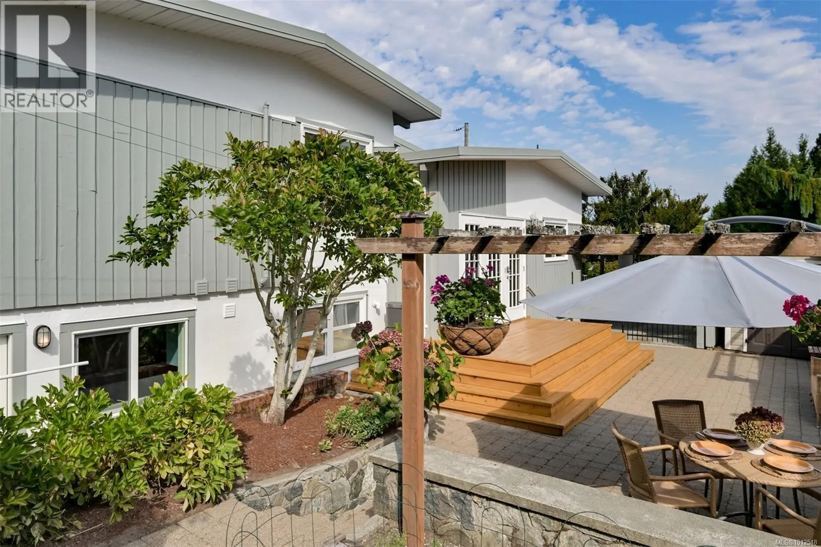 4270 Parkside Cres