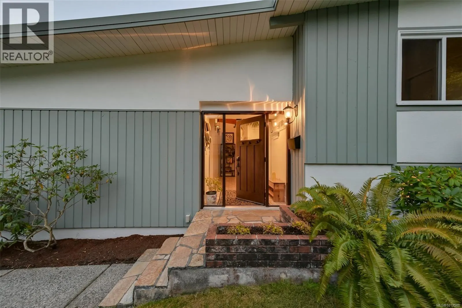 4270 Parkside Cres