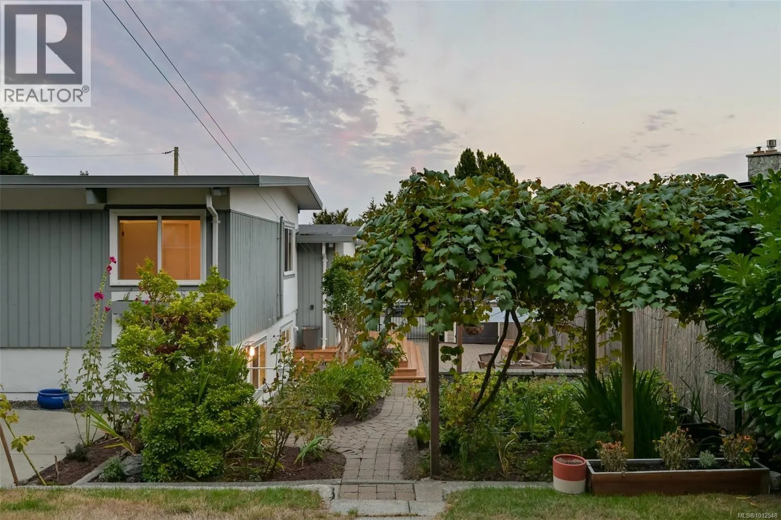 4270 Parkside Cres