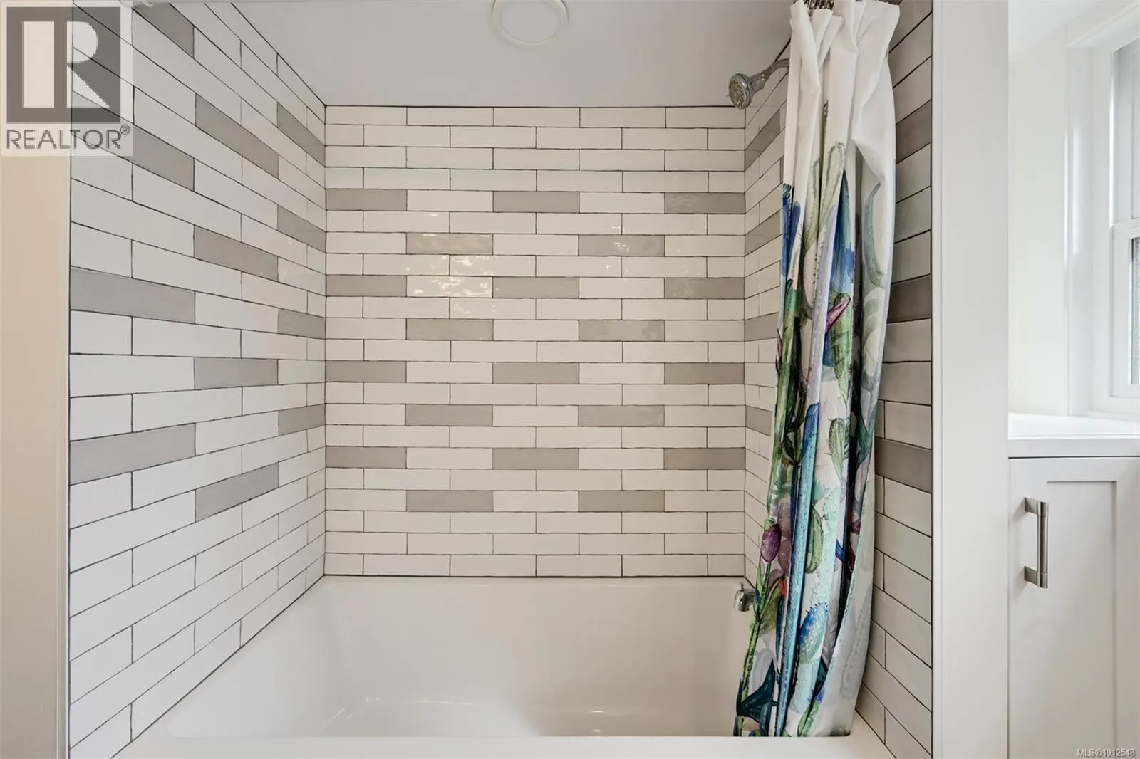 4270 Parkside Cres