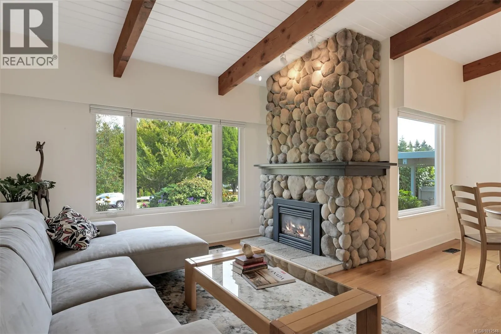 4270 Parkside Cres