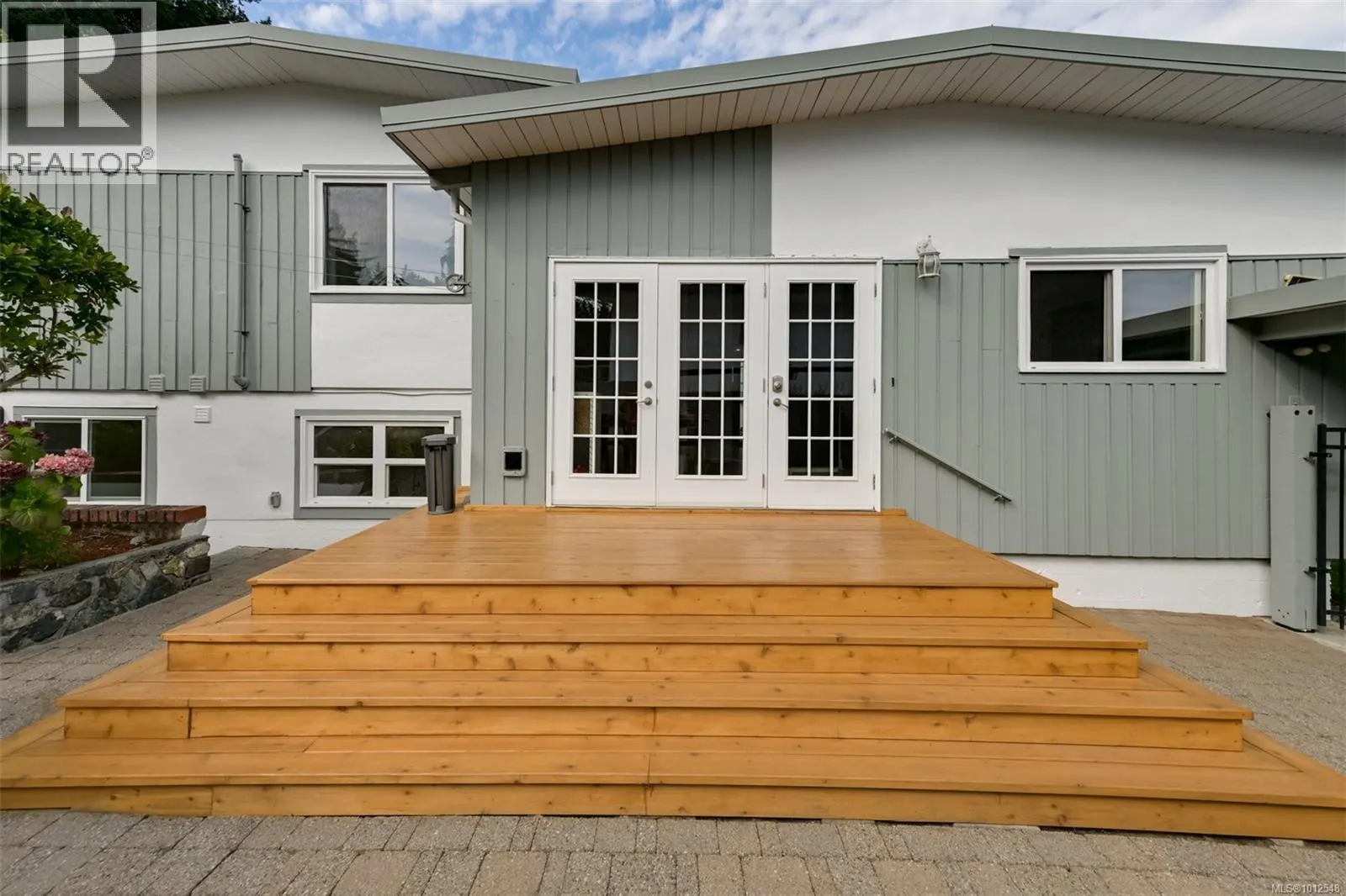 4270 Parkside Cres