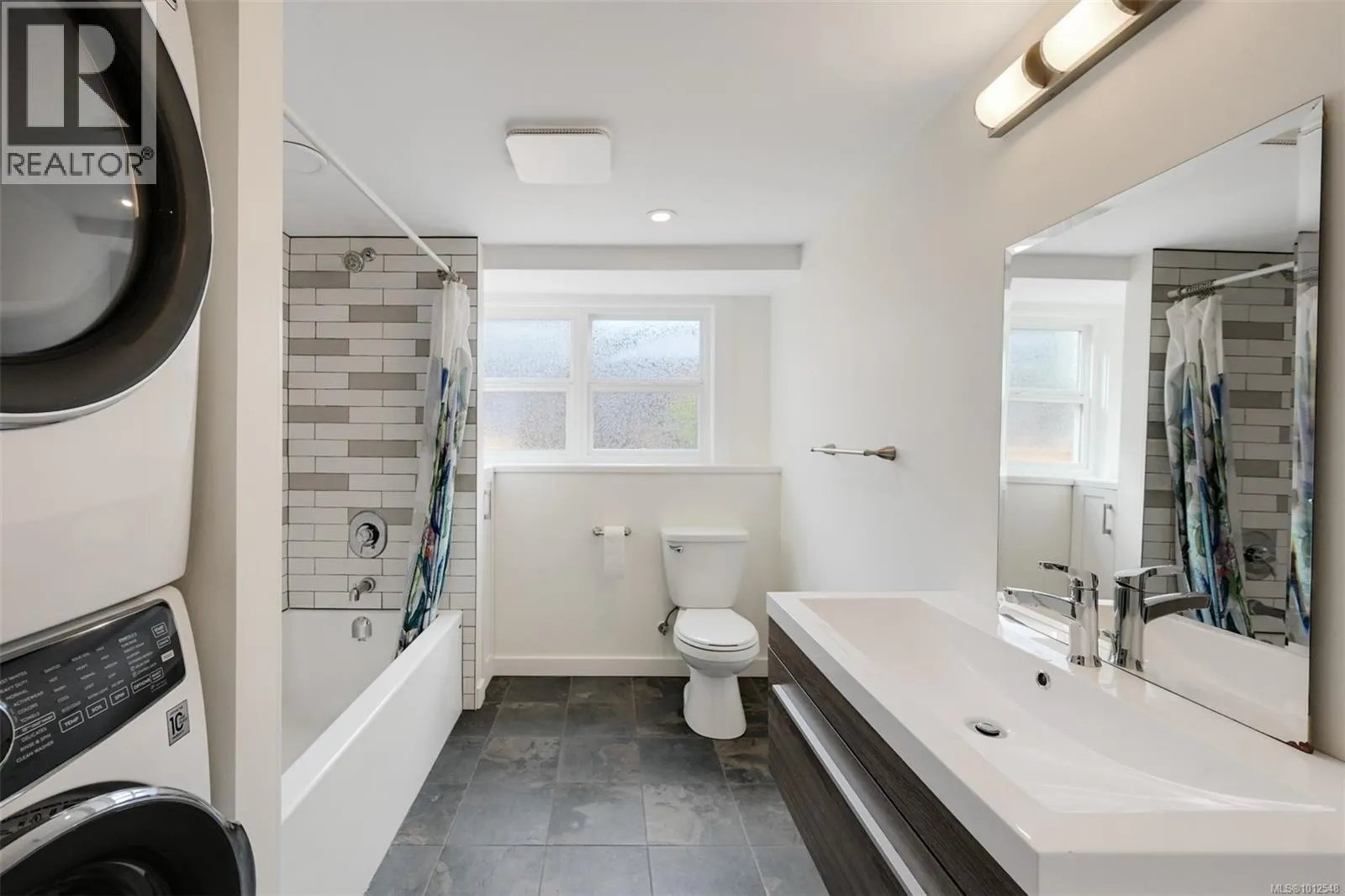 4270 Parkside Cres