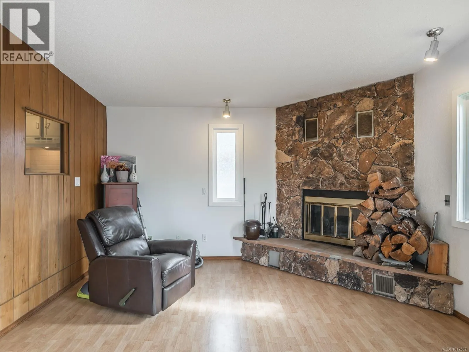 549 Island Hwy W