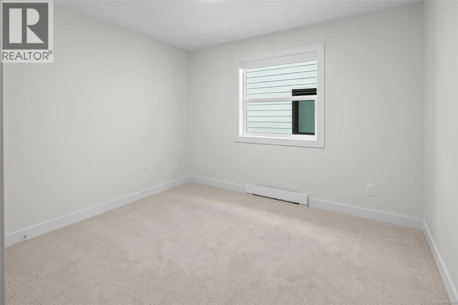 678 Madrona Pl