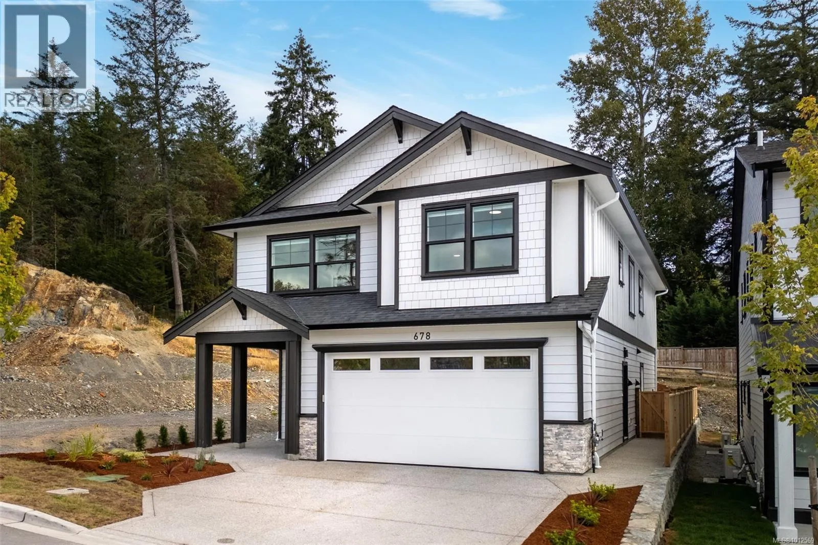 678 Madrona Pl