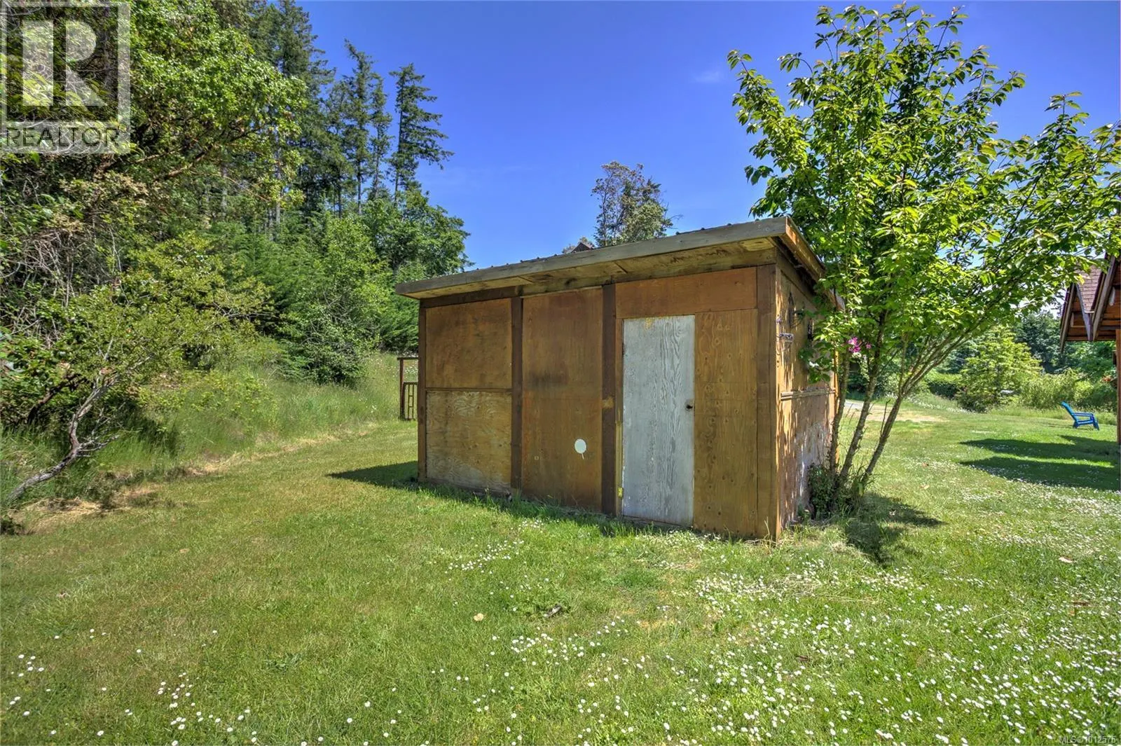 7337 Alberta Pl